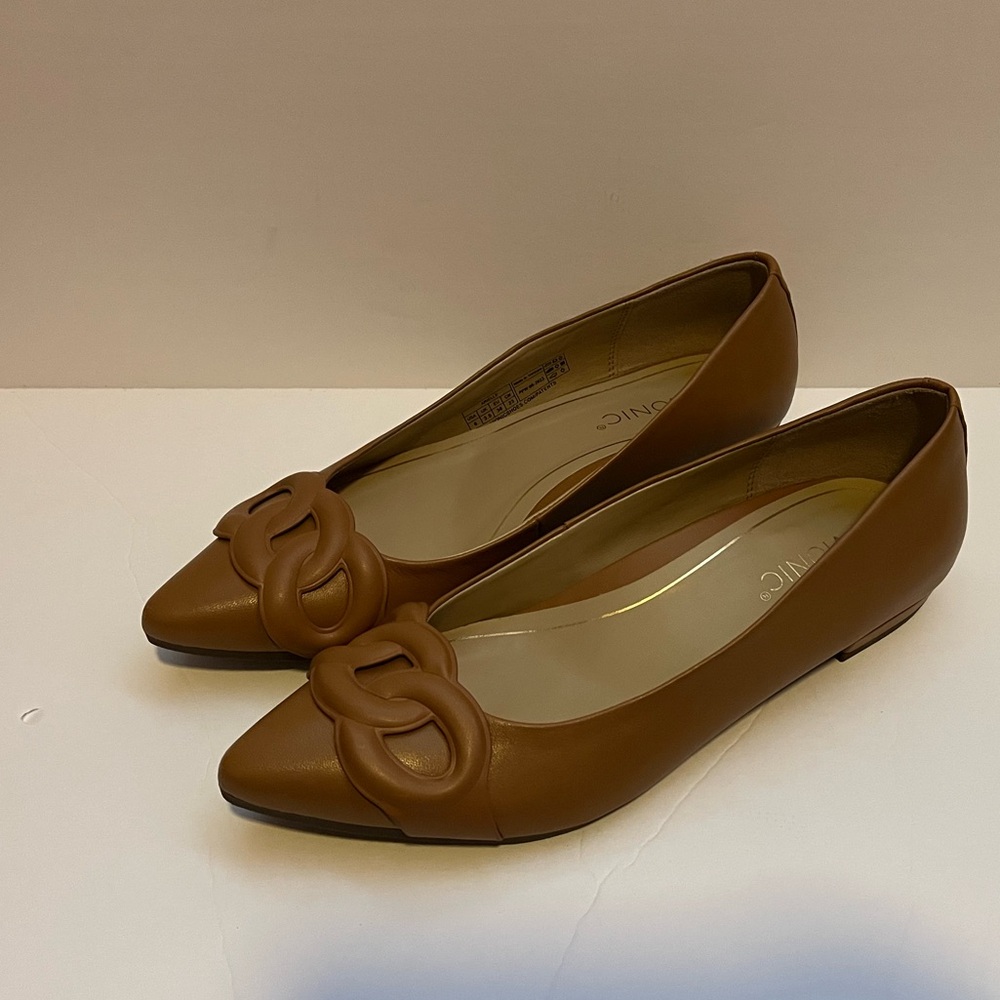 VIONIC Aurielle Brown Leather Flats with Pointed Toe